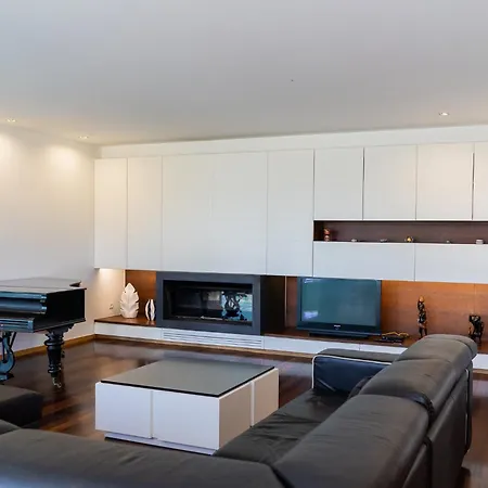 Βίλα Exclusive & *